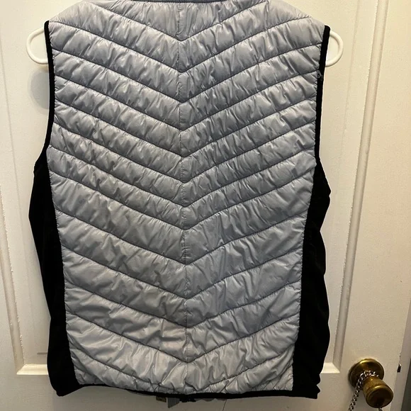 Workshop Republic Clothing Women's light blue and black Quilted Vest XL - Picture 5 of 6